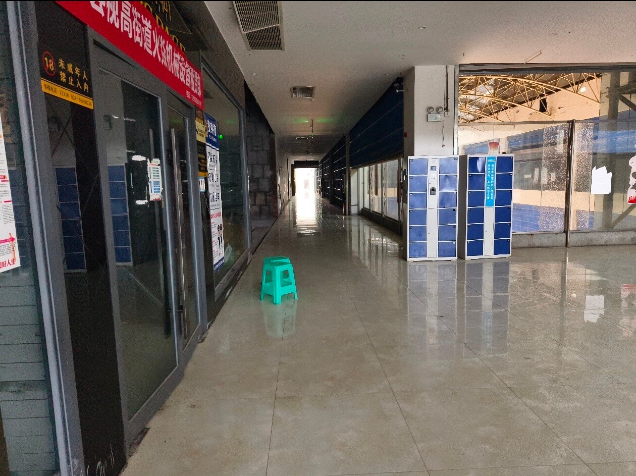 视高叉车装卸服务现场